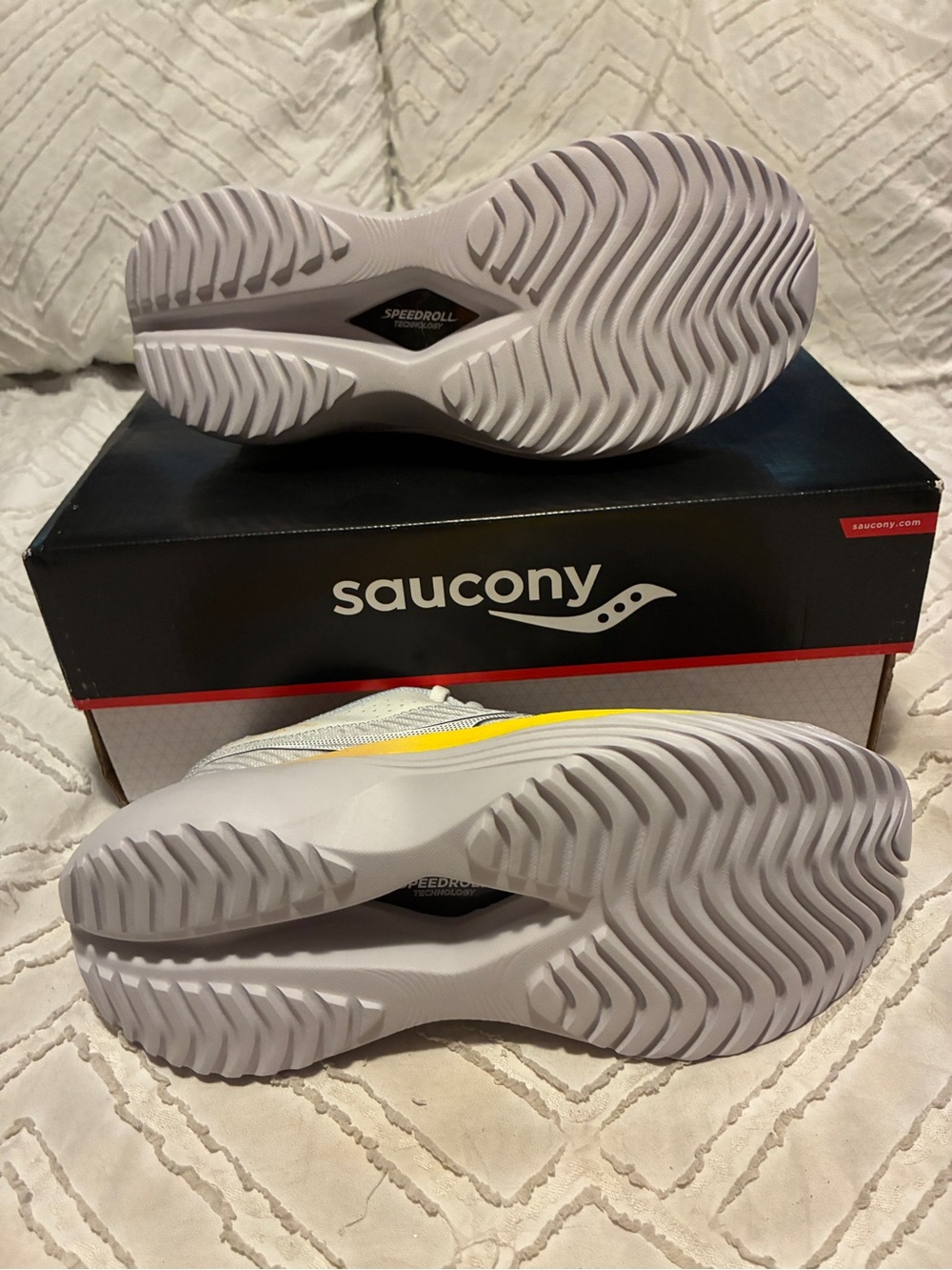 Saucony Kinvara Pro - New - Women’s Size 10 - Premium Carbon-Plated Running Shoe - Picture 5 of 8